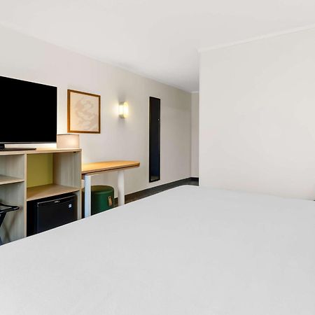 ซูเปอร์ 8 บาย วินด์แฮม เดลวิลล์/โรอาโนก Hotel Daleville ภายนอก รูปภาพ