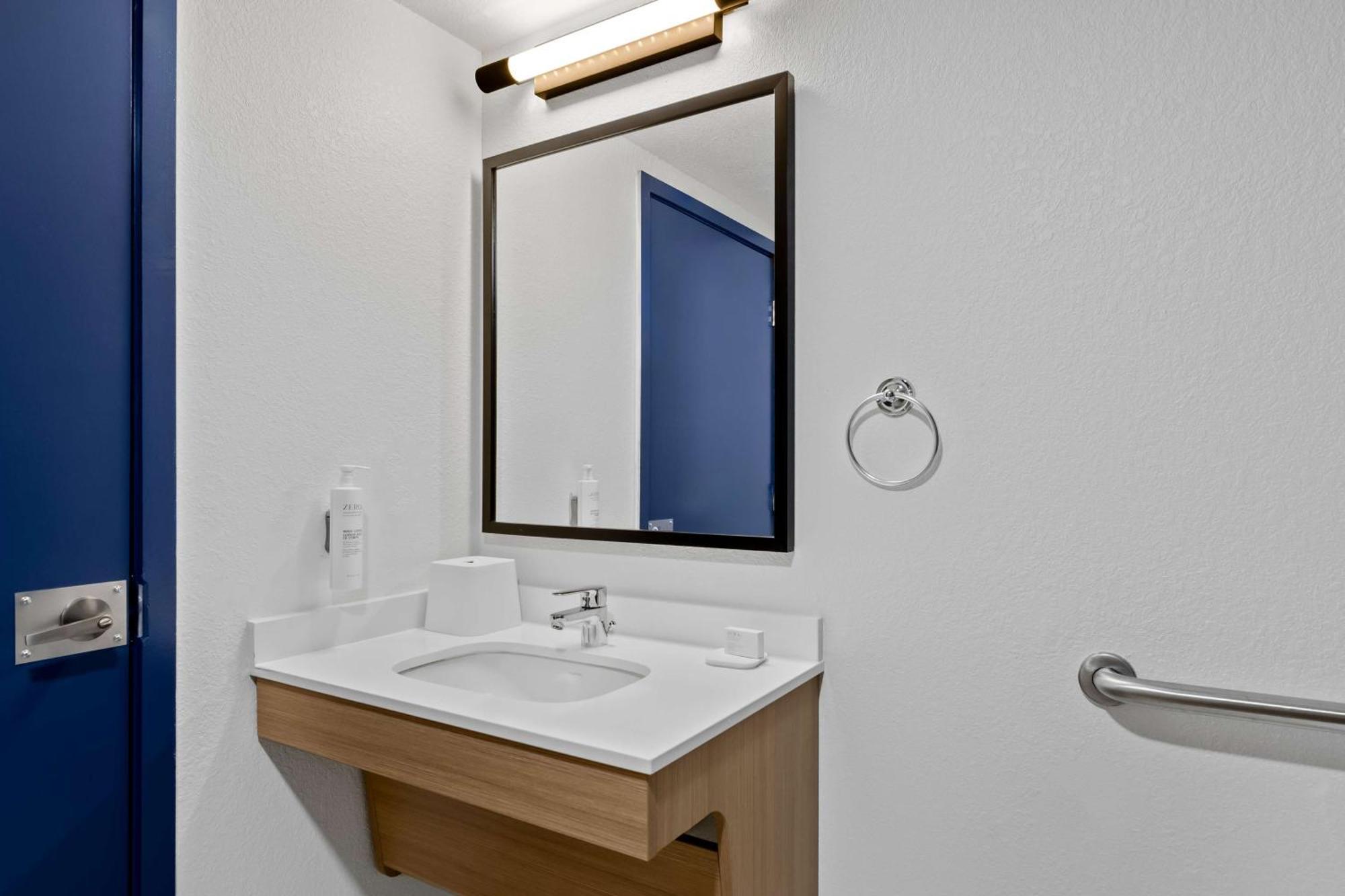 ซูเปอร์ 8 บาย วินด์แฮม เดลวิลล์/โรอาโนก Hotel Daleville ภายนอก รูปภาพ